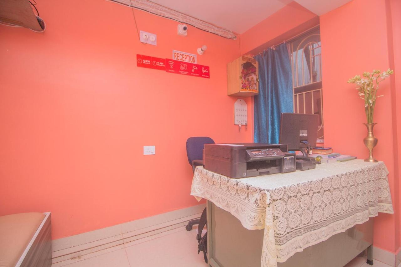 Oyo 30073 Triveni Lodge Siliguri Buitenkant foto